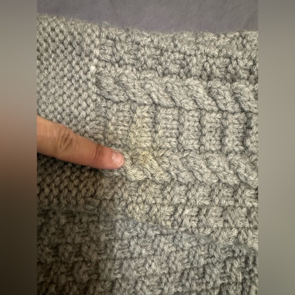 J. Crew Women’s Chunky Cabled Gray 100% Wool Button-Up Cardigan. - Picture 13 of 13